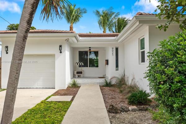 Altos Del Mar, 9025 Dickens Ave, Surfside, Florida 33154, image 1