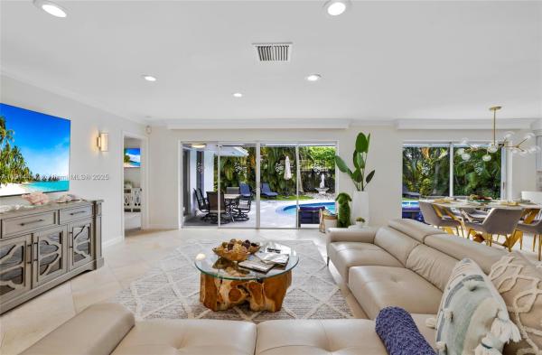Imperial Point, 2132 NE 63rd Ct, Fort Lauderdale, Florida 33308, image 2