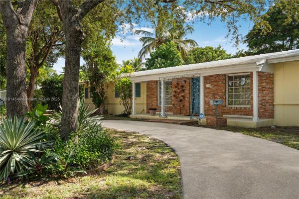 Hill Top Manor, 7380 SW 130th St, Pinecrest, Florida 33156, image 3