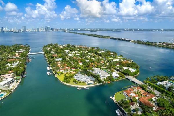 Sunset Islands, 2815 Regatta Ave, Miami Beach, Florida 33140, image 1