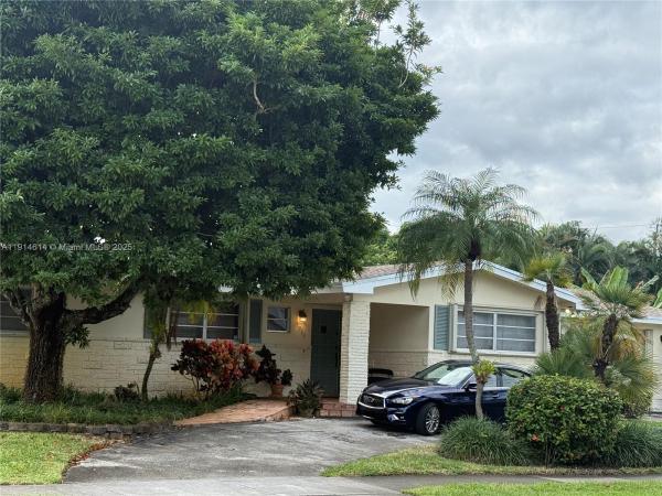 1930 NE 197th Ter, Miami, Florida 33179, image 1