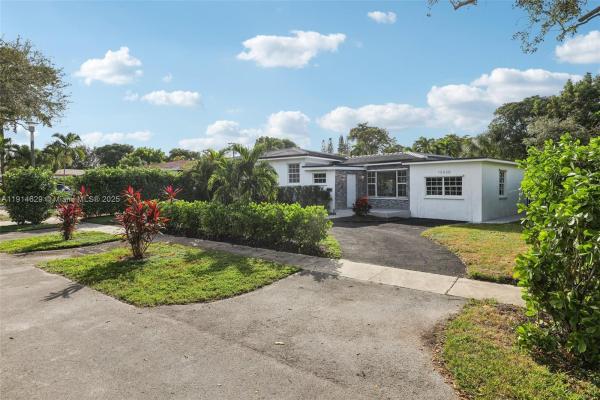 Breezeswept Estates, 12630 NE Miami Pl, North Miami, Florida 33161, image 3