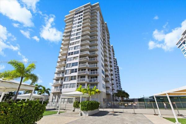 Del Prado South Towers, 18011 Biscayne Blvd #1603-1, Aventura, Florida 33160, image 1