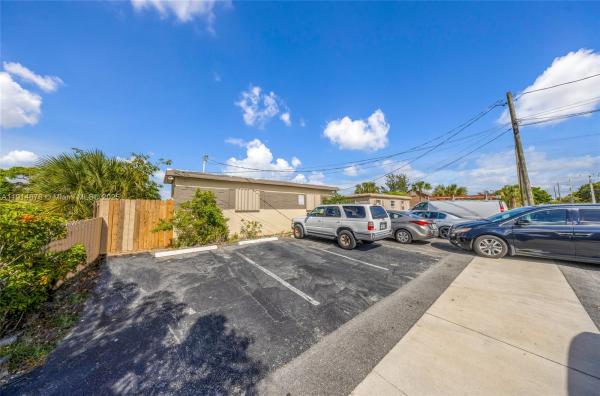 Carver Heights, 223 SW 5th Ct #1-4, Deerfield Beach, Florida 33441, image 2