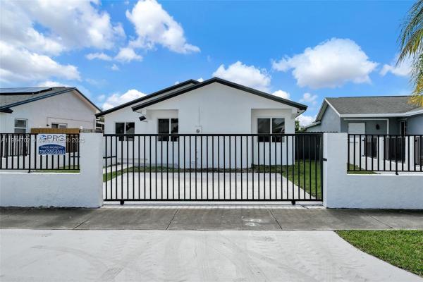 South Miami Lakes, 12368 SW 197th Ter, South Miami Heights, Florida 33177, image 2