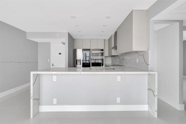 Coronado Tower 3, 20379 W Country Club Dr #1233, Aventura, Florida 33180, image 3