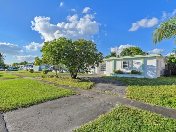 Sunrise Golf Village, 6561 NW 28th St, Sunrise, Florida 33313, image 3