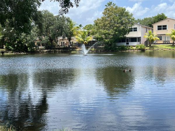Fairway Cove, 9894 Fairway Cove Ln, Plantation, Florida 33324, image 2