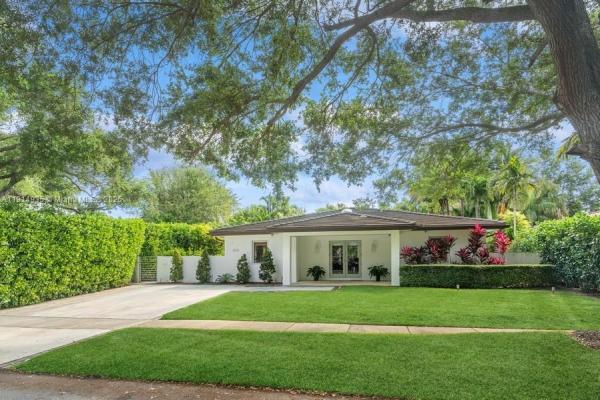 8215 SW 63rd Pl, Unincorporated Dade County, Florida 33143, image 1