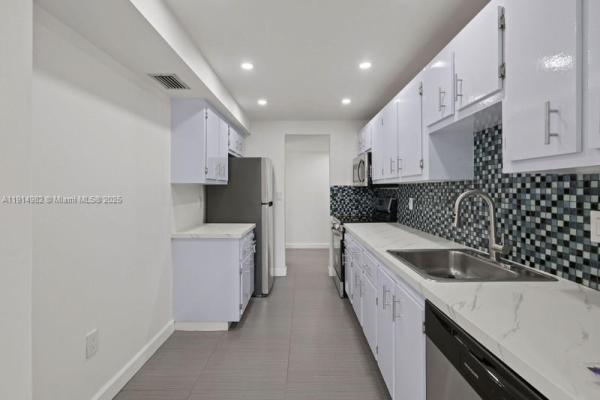 The Manors Of Inverrary, 4174 Inverrary Dr #902, Lauderhill, Florida 33319, image 1