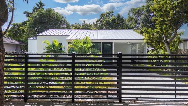 Hills Trail Grove, 5220 SW 6th St, Miami, Florida 33134, image 2