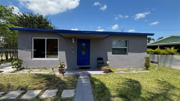 Collier City, 2731 NW 1st Ct, Pompano Beach, Florida 33069, image 1