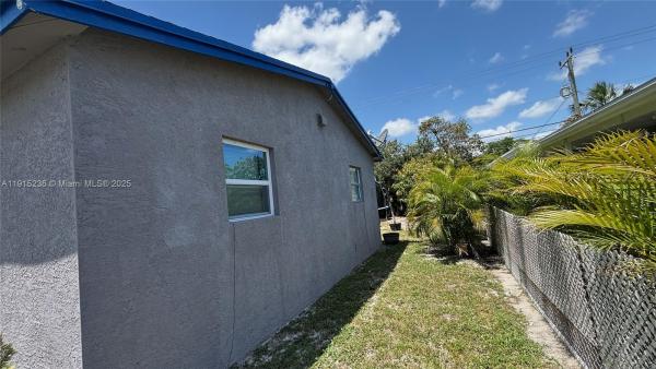 Collier City, 2731 NW 1st Ct, Pompano Beach, Florida 33069, image 2
