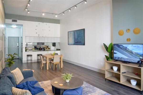 The Club At Brickell Bay, 1200 Brickell Bay Dr #1406, Miami, Florida 33131, image 1