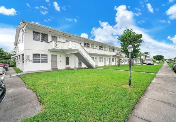Romont Gardens Andover, 122 NE 204th St #3, Miami Gardens, Florida 33179, image 2