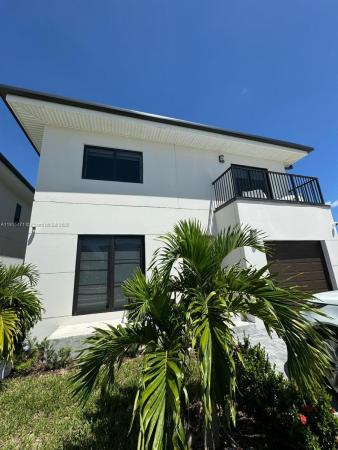 On Alba, 1301 NW 3rd St, Florida City, Florida 33034, image 1