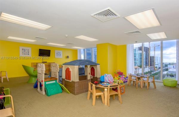 La Perla, 16699 Collins Ave #1105, Sunny Isles Beach, Florida 33160, image 2