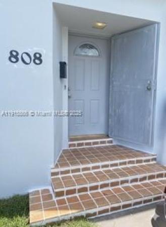 Stephens Manor, 808 NW 75th St, Gladeview, Florida 33150, image 3