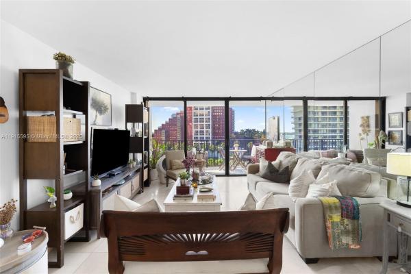 Costa Bella, 1450 Brickell Bay Dr #812, Miami, Florida 33131, image 2