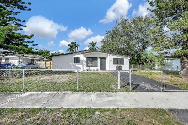 Carol City, 2931 NW 190th St, Miami Gardens, Florida 33056, image 1