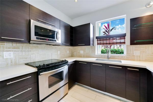 French Village In The Grove, 2970 Bird Ave #15, Miami, Florida 33133, image 2