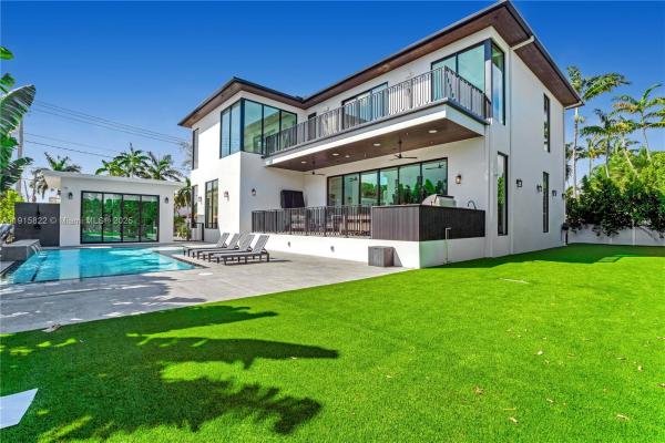 Altos Del Mar, 9045 Hawthorne Ave, Surfside, Florida 33154, image 1