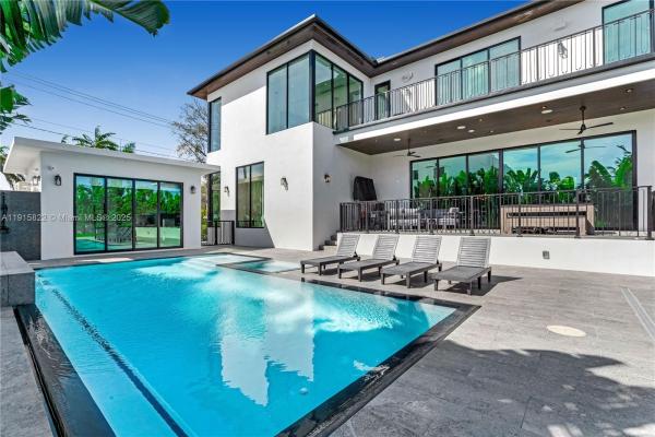 Altos Del Mar, 9045 Hawthorne Ave, Surfside, Florida 33154, image 3