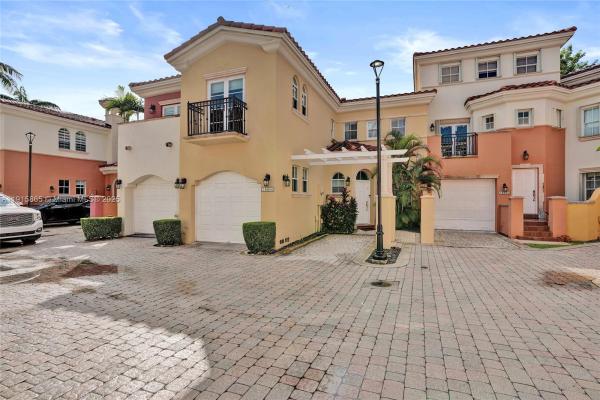 Aventura Bay Townhomes, NE 30th Pl #18450, Aventura, Florida 33160, image 1