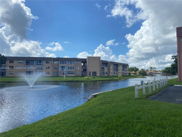 Sunrise Lakes 3, 9581 Sunrise Lakes Blvd #202, Sunrise, Florida 33322, image 1