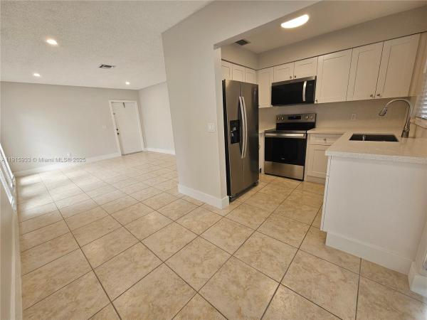 Hollywood Terrace, 2509 Hayes St #2509, Hollywood, Florida 33020, image 1
