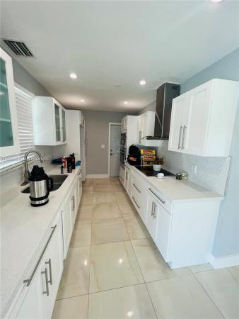 Tropical Highlands, 8700 SW 42nd Ter, Olympia Heights, Florida 33165, image 2