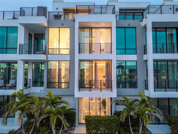 4098 NE 167th St #9, North Miami Beach, Florida 33160, image 2