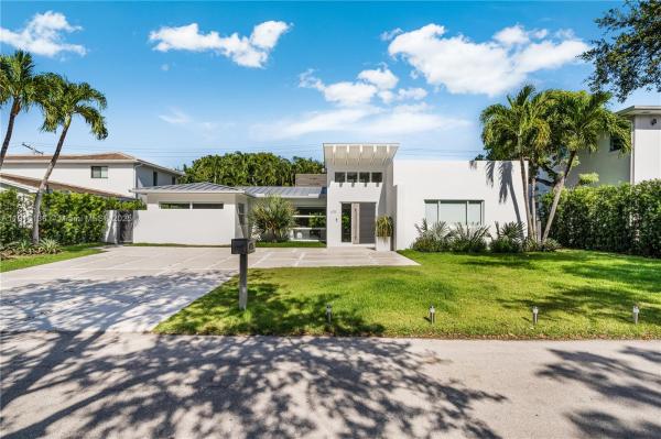 Tropical Isle Homes, 475 Woodcrest Rd, Key Biscayne, Florida 33149, image 1