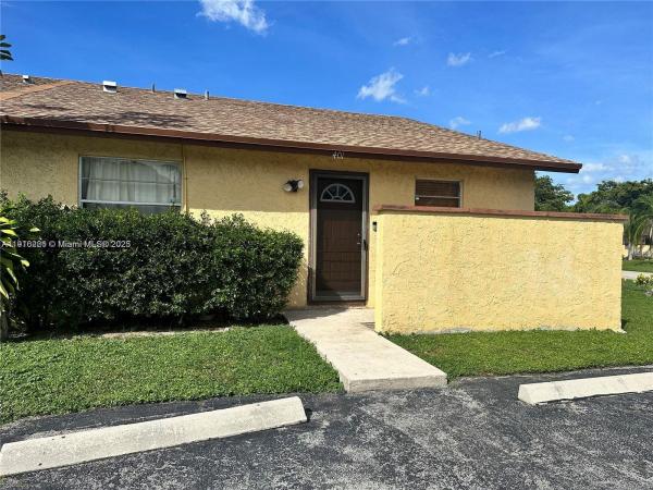 Lake Island, 401 NW 43rd St #, Deerfield Beach, Florida 33064, image 1