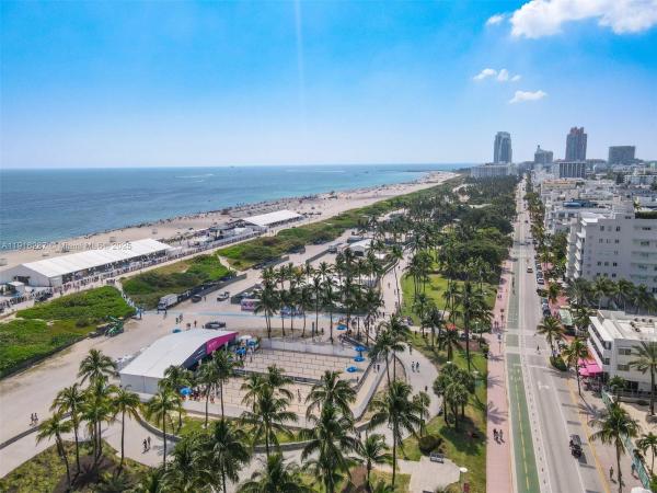 The Carlyle Deco Hotel, 1250 Ocean Dr #4D, Miami Beach, Florida 33139, image 2