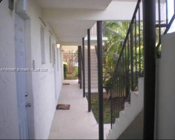 Douglas Oaks, 3680 Oak Ave #6, Miami, Florida 33133, image 2