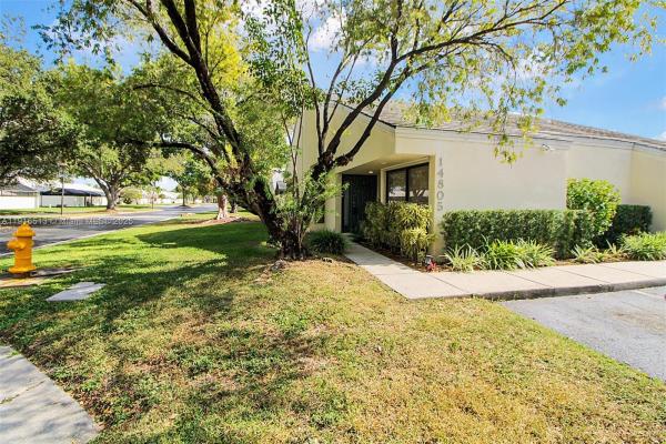 Villas Of Deerwood, 14805 SW 125th Pl, Three Lakes, Florida 33186, image 2