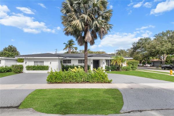Highland Lakes, 2055 NE 201st Ter, Ojus, Florida 33179, image 2