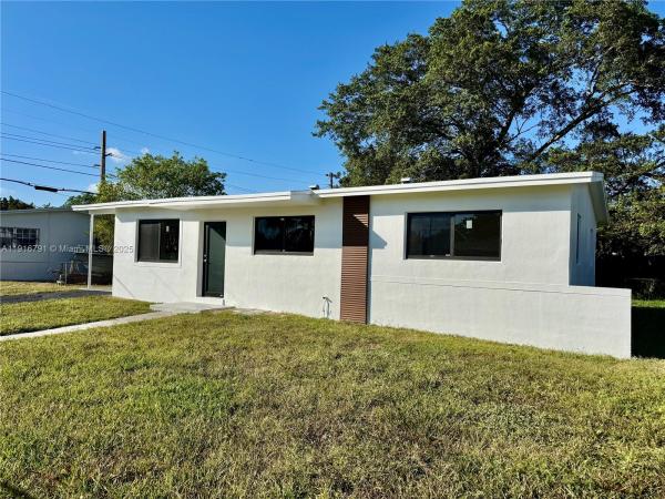 Carol City Gardens, 4111 NW 192nd St, Miami Gardens, Florida 33055, image 2