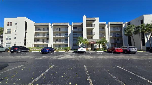 Lagoon Place, 9230 Lagoon Pl #310, Davie, Florida 33324, image 1