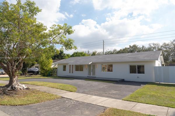 Westwind Lakes, 14868 SW 71st Ln, Kendall West, Florida 33193, image 2