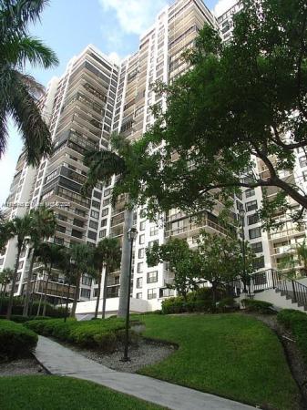 Brickell Bay Club, 2333 Brickell Ave #2215, Miami, Florida 33129, image 1