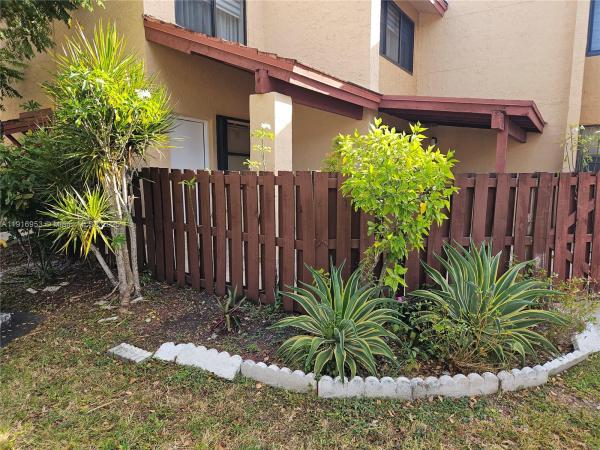 311 W Park Dr #101-13, Unincorporated Dade County, Florida 33172, image 1