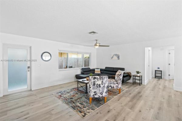 Middle River Plaza, 1408 NE 24th St #1-2, Wilton Manors, Florida 33305, image 3