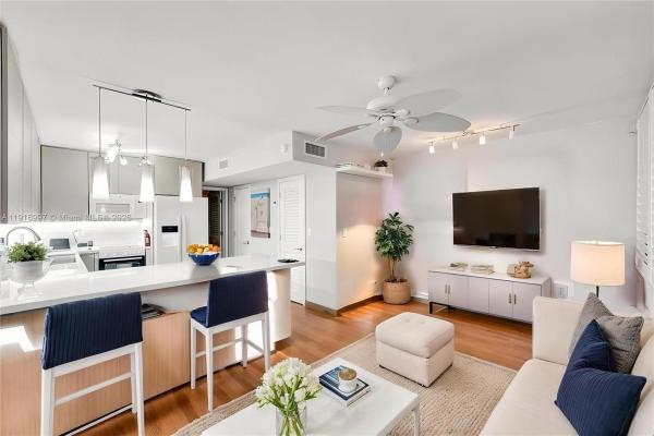 The President, 322 Taylor St #1D, Hollywood, Florida 33019, image 1