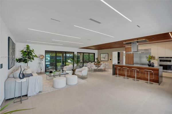 Sky Lake, 1970 NE 188th St, North Miami Beach, Florida 33179, image 1