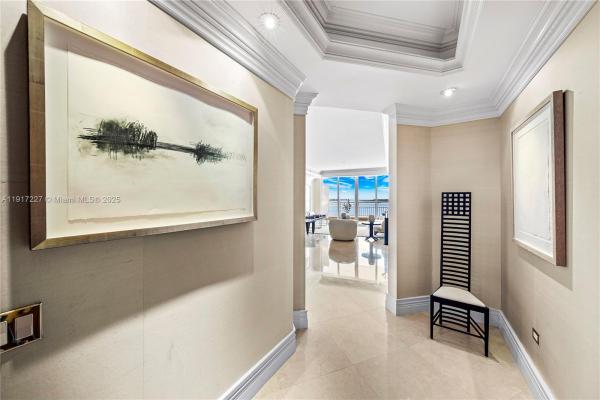 Two Tequesta Point, 808 Brickell Key Dr #1802, Miami, Florida 33131, image 2