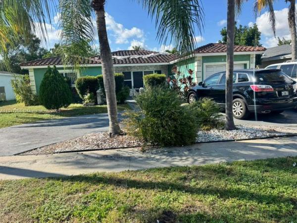 Oakland Hills, 820 SW 49th Ter, Margate, Florida 33068, image 2