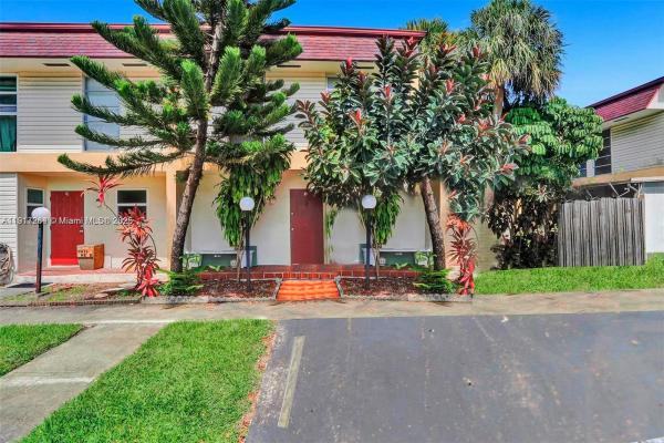 Hollywood Gardens, 2701 N 34th Ave #1D, Hollywood, Florida 33021, image 1