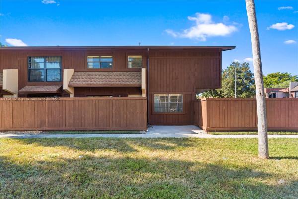 Snapper Village, 6241 SW 116th Pl #B, Kendall, Florida 33173, image 2